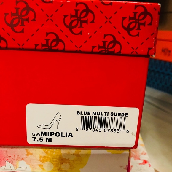 Beautiful Guess Suede In a Soft Blue Pumps - Picture 7 of 7